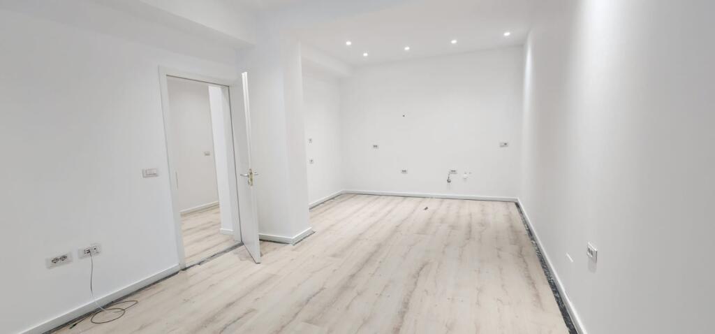 Office space 2+1 for rent on Dibres Street