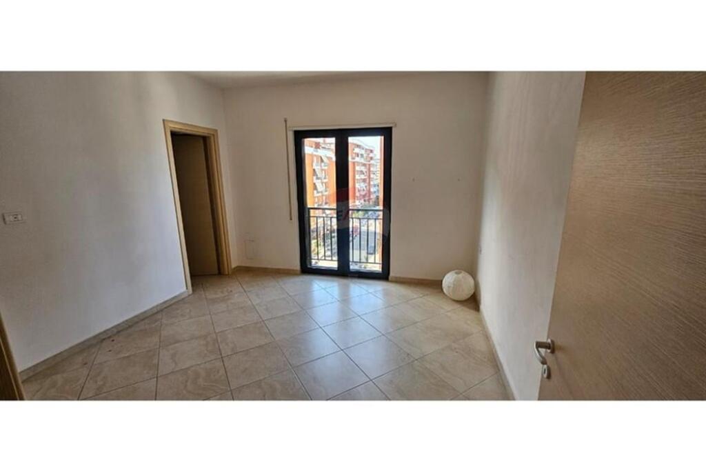 Apartment/office 3+1 for rent at Green City