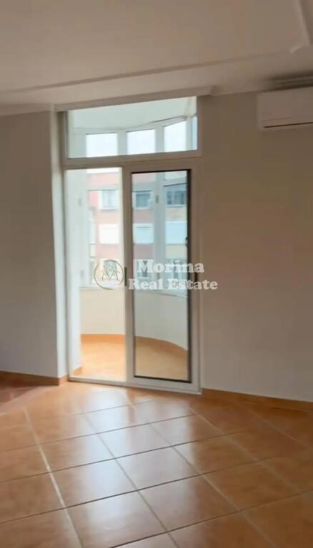 Affitto, Locale Commerciale, Piazza Willson, 1800 euro/mese.