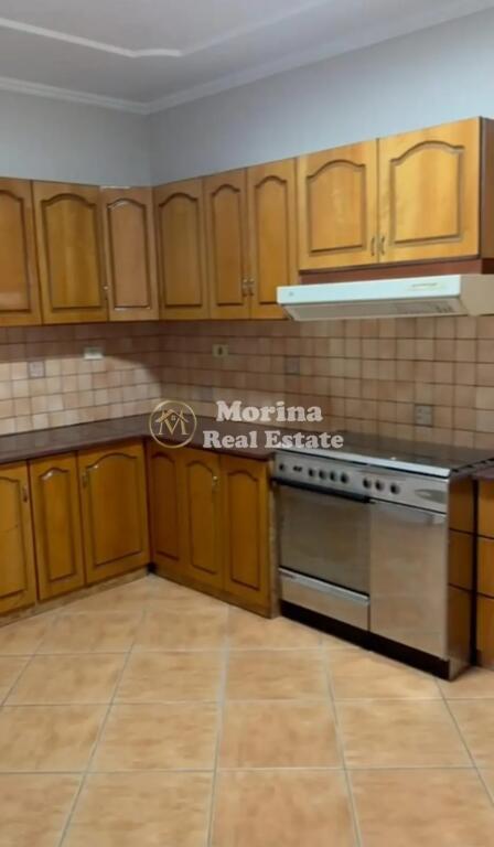 Affitto, Locale Commerciale, Piazza Willson, 1800 euro/mese.