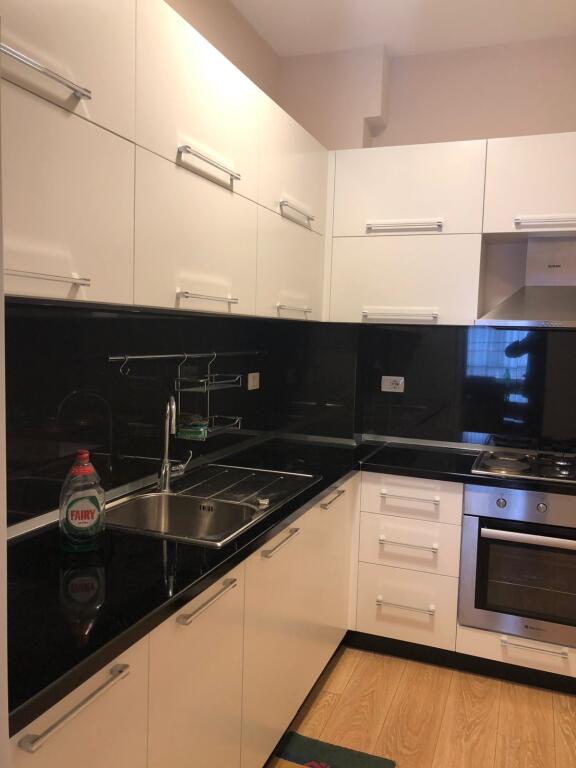 Apartament 2+1 per qira tek Liqeni Thate