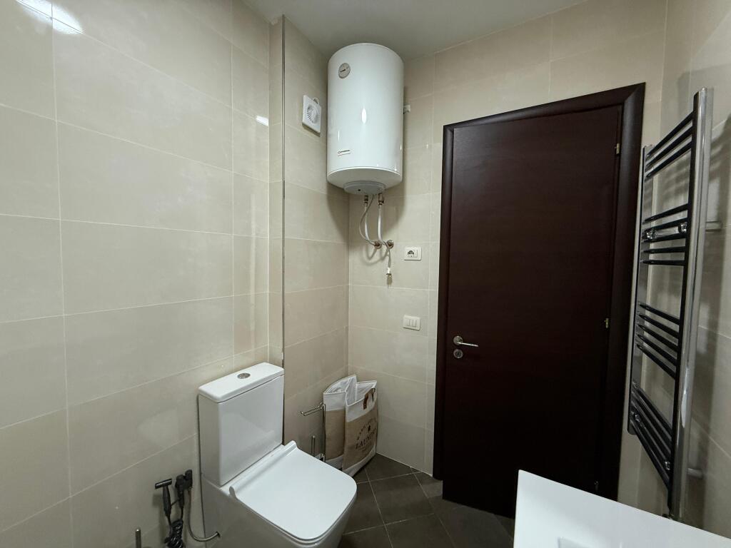 🏡 Apartament 2+1+2 me Ballkon për Qira – Kompleksi Magnet, 21 Dhjetori 💶 75.000 leke / muaj