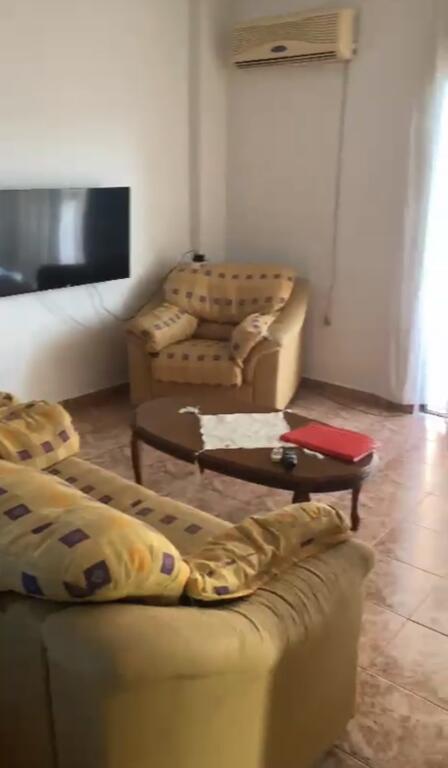Apartament me qera 2+1