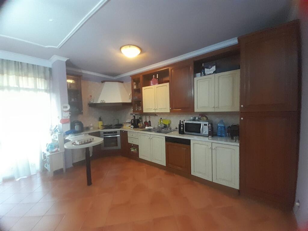 Affittasi Appartamento 2+1+2 Bagni + 1 Balcone