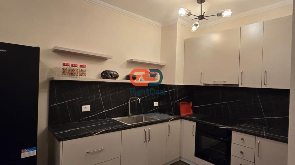 Ne Misto Mame ,Jepet Me Qira Apartament 2+1+2 I Mobiluar !