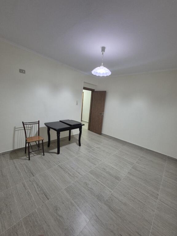 Apartament për qera 1+1 - Rruga Elbasanit