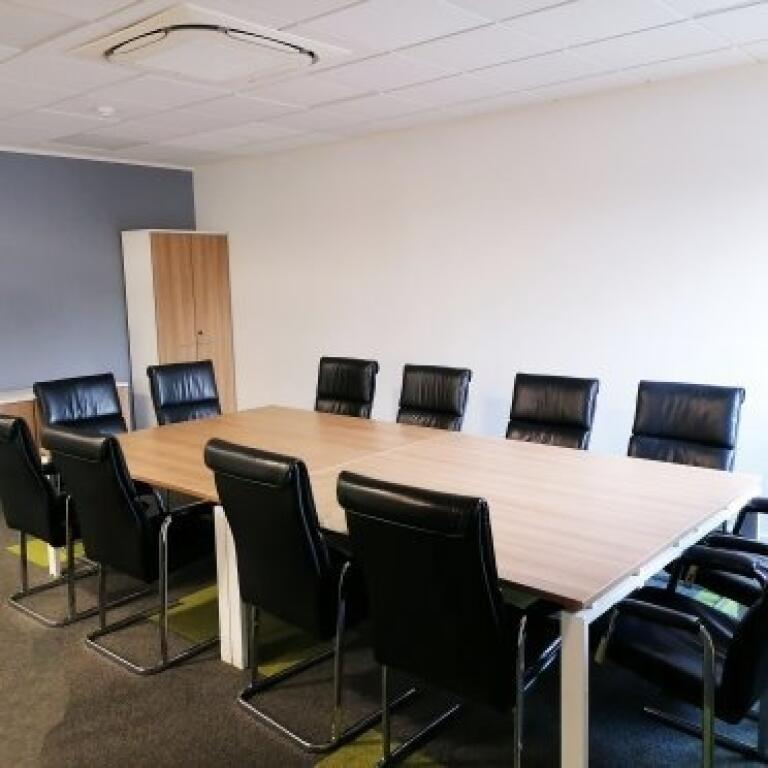 Office For Rent 2+1+2 Near Kosovareve Street (ID BZ2706) Tirana