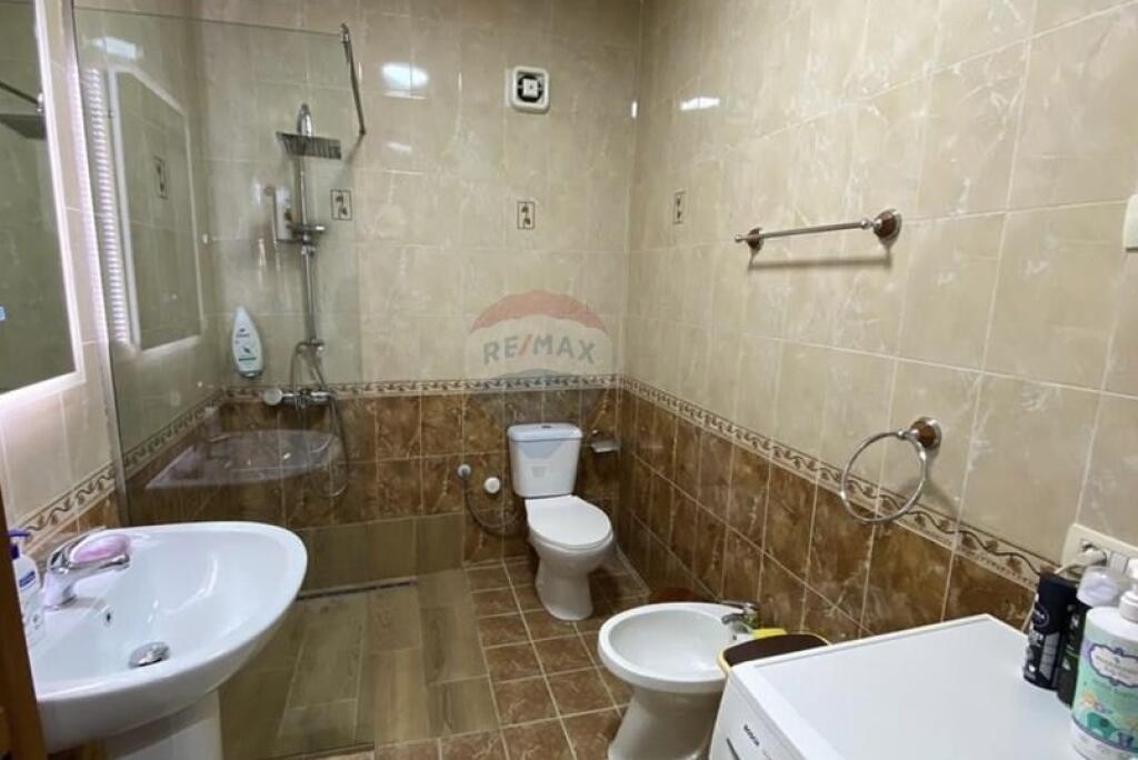 Appartamento 2+1 in affitto a Komuna e Parisit