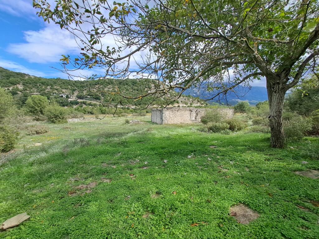 IN VENDITA – SOLO €90,000 (35 km da Borsh)