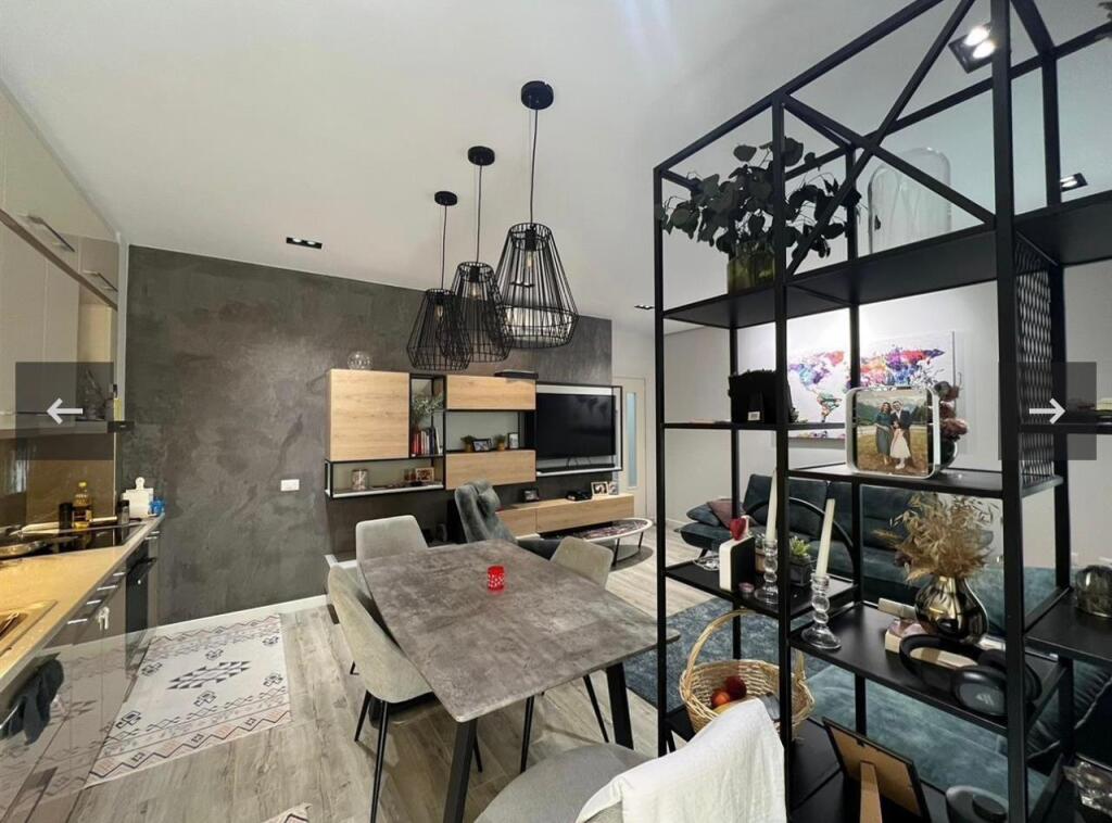 Vendesi in vendita Appartamento 2+1+2 + Studio con Veranda – Lago Secco