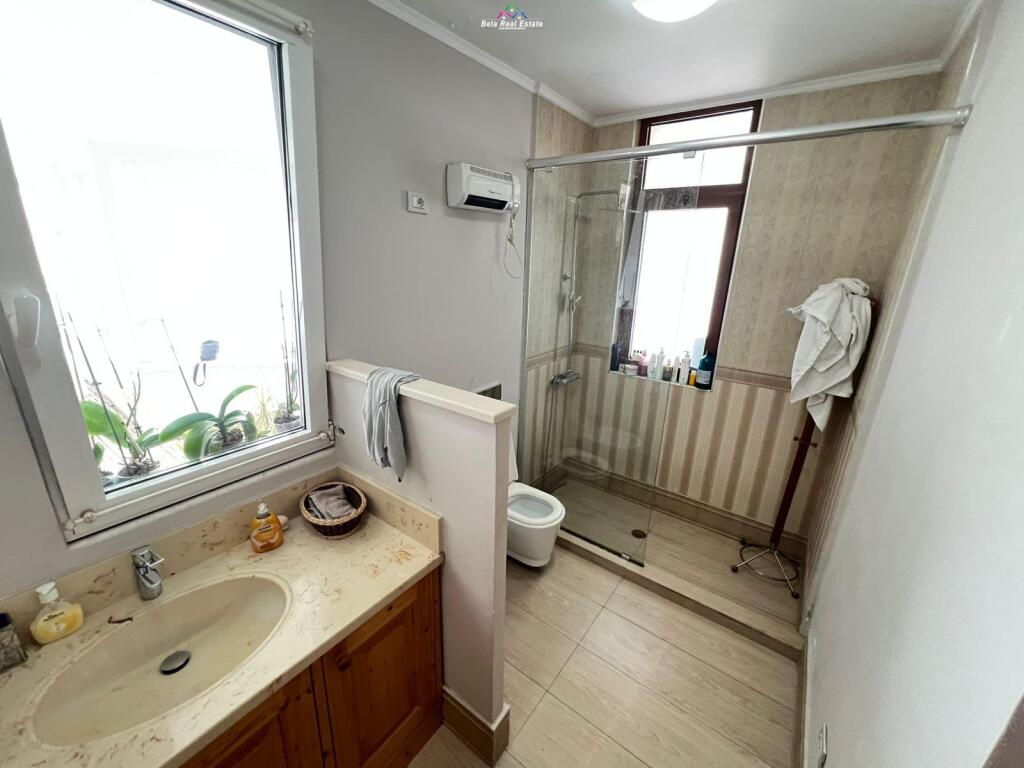 Penthouse Ne Shitje 3+1+2 Ne Qender (ID B130103) Tirane.
