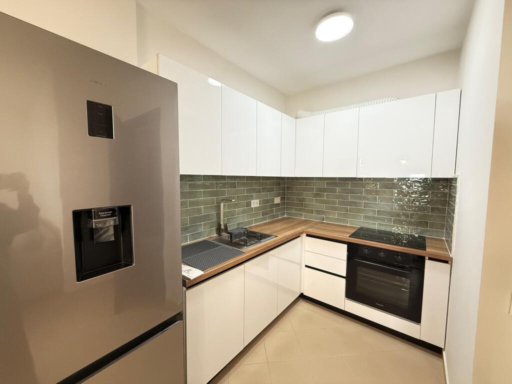 🏡 Apartament 2+1+2 me Ballkon për Qira – Kompleksi Magnet, 21 Dhjetori 💶 75.000 leke / muaj