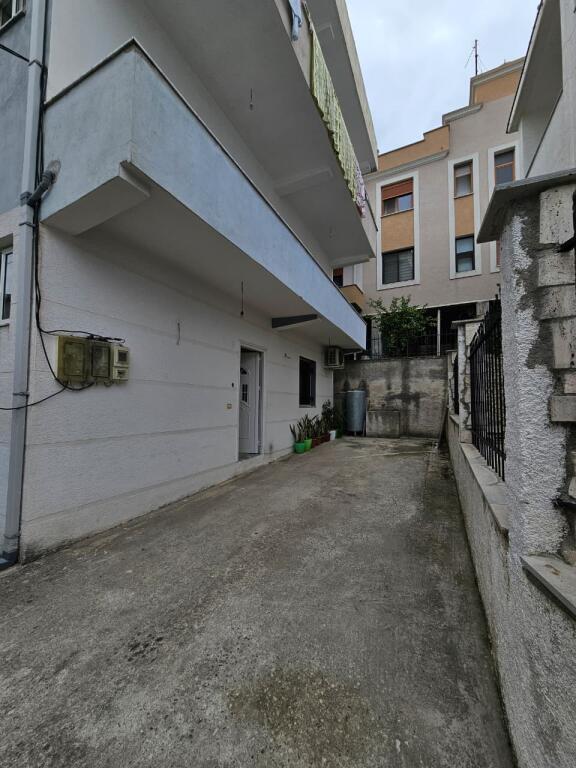 IN AFFITTO – APPARTAMENTO VUOTO 3+1 A FRESK!
