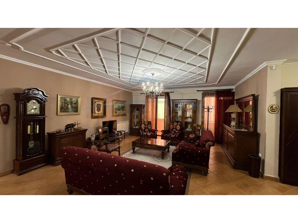 SHITET APARTAMENT 3+1 RRUGA SIRI KODRA