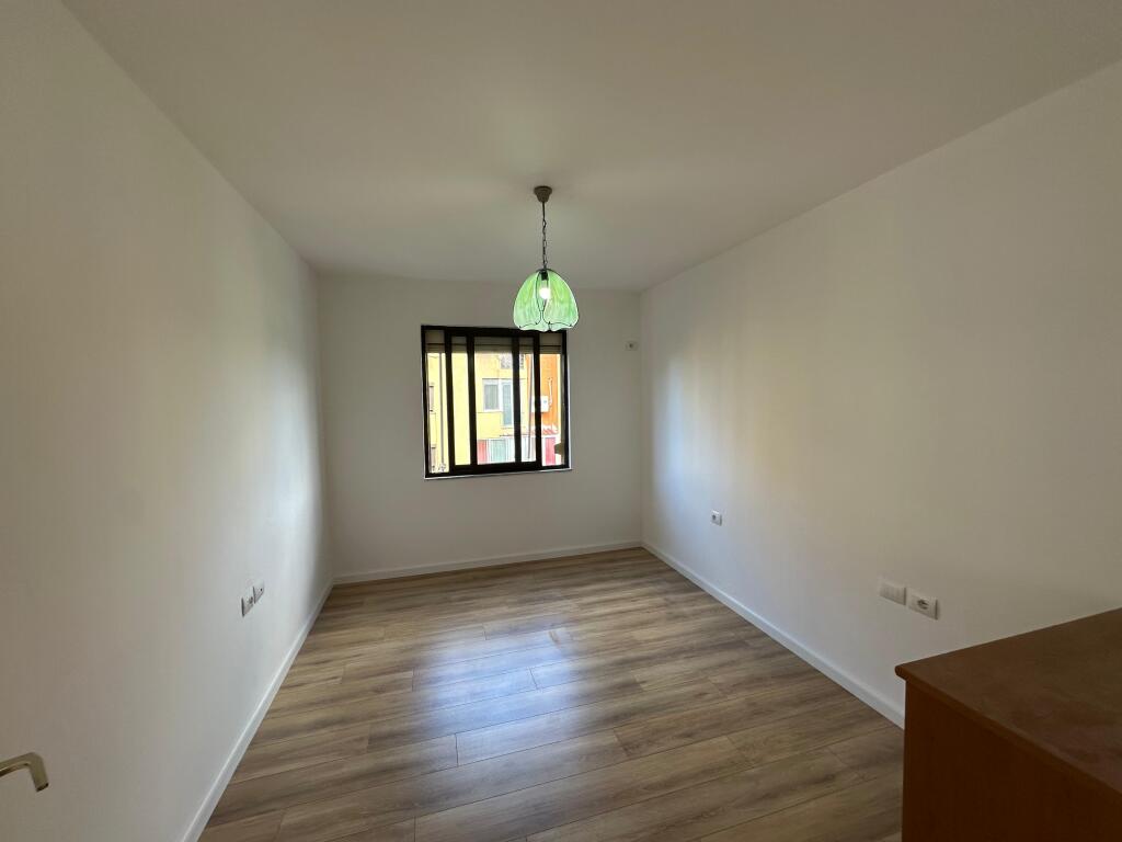 ✨ Appartamento 2+1 in vendita nel Campo di Aviazione! ✨ 5° piano con ascensore 🏠 Appartamento vuoto, pronto per abitare 🛋️ Soggiorno + cucina, 2 camere da letto, 🛁 bagno e 🌅 balcone con vista aperta Superficie 81 m2  📄 Documentazione regolare 🏦 Possibilità di acquisto anche con credito bancario  💶 Prezzo: 165.000 €