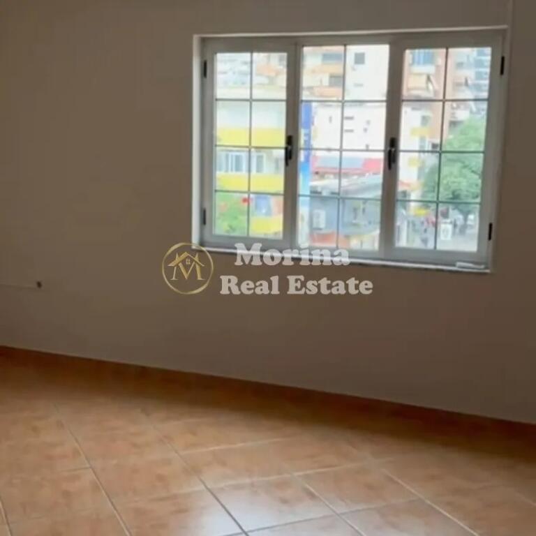 Affitto, Locale Commerciale, Piazza Willson, 1800 euro/mese.