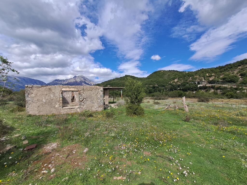 IN VENDITA – SOLO €90,000 (35 km da Borsh)
