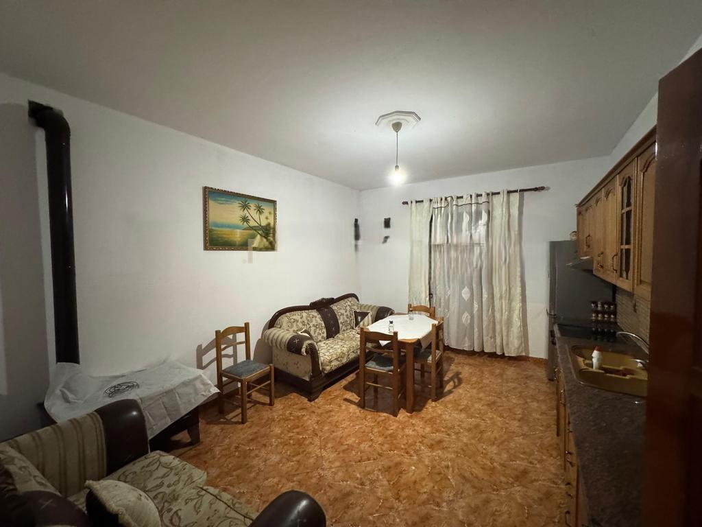 Apartament 2+1 Me ambjent gatimi të veçuar për qira Tek Bulevardi i Ri Tiranë - 450 EURO