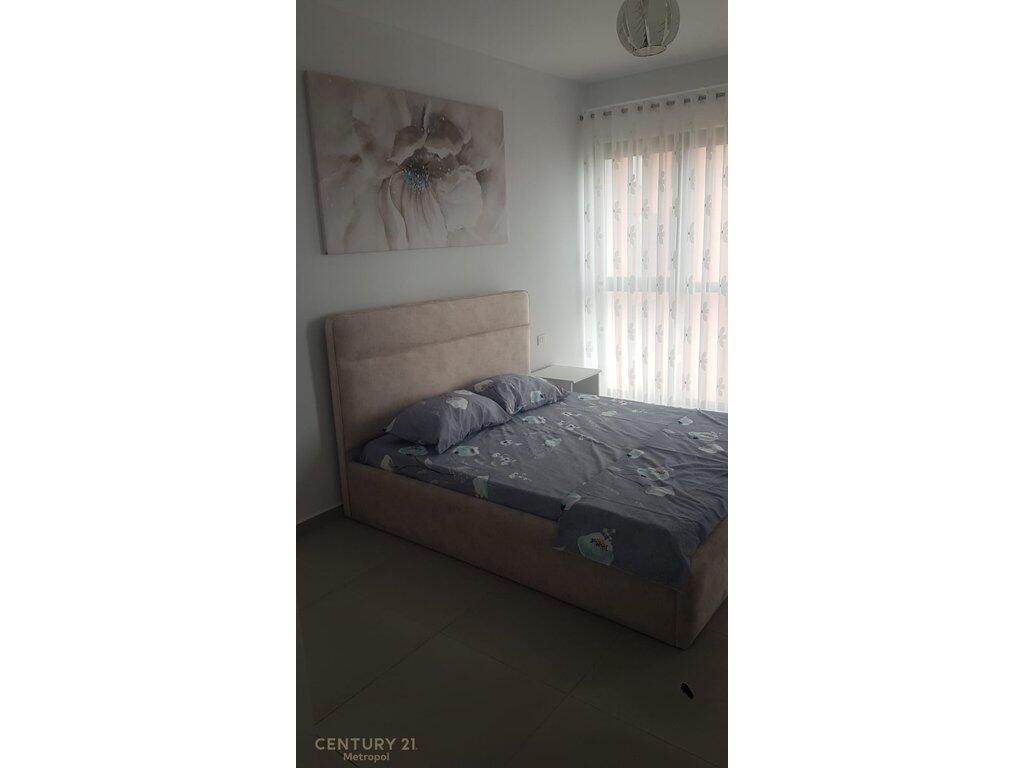 JAPIM ME QIRA APARTAMENT 2+1+2+ POST PARKIMI, TEK ASL (SPITALET)

