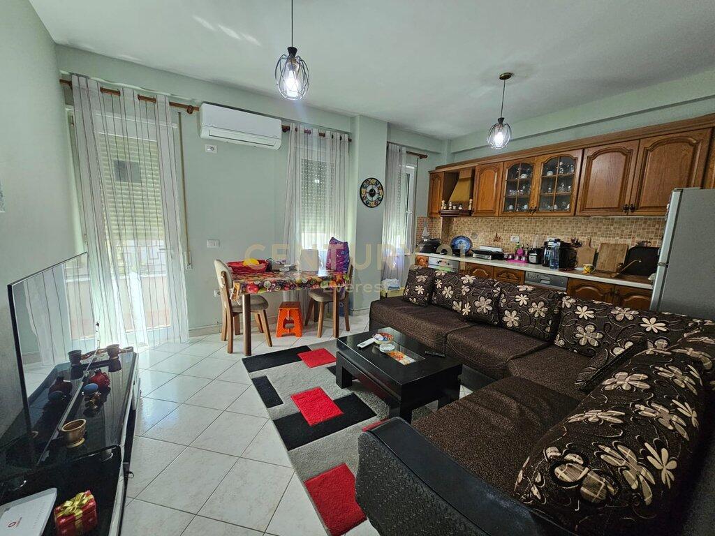 5 MAGGIO, Centro Emerald VENDITA APPARTAMENTO 2+1+2 93m2 160000€
