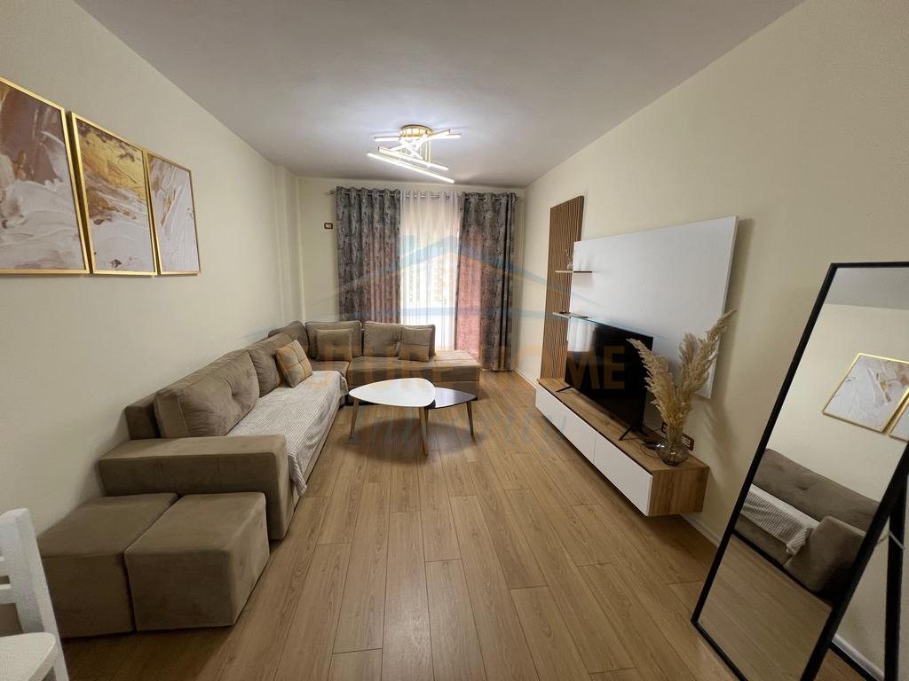 In vendita, Appartamento 2+1, Yzberisht, Tirana.
