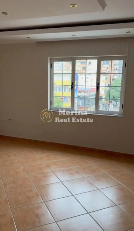 Affitto, Locale Commerciale, Piazza Willson, 1800 euro/mese.