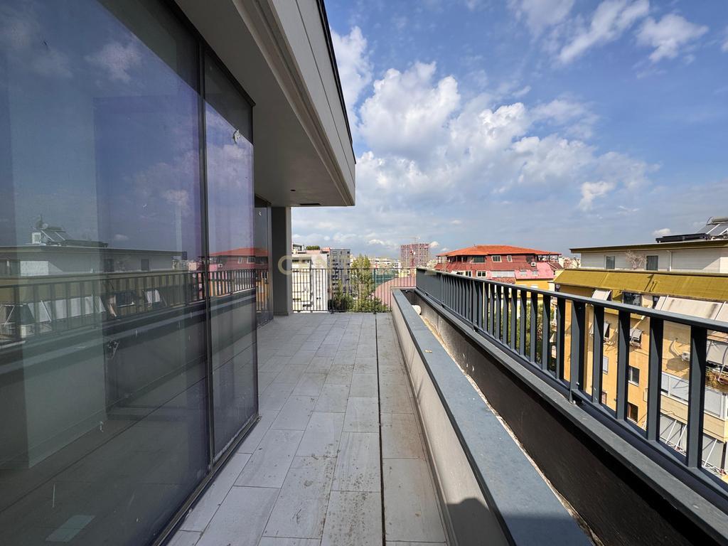 Office space+Parking space for rent at Lake View Residence