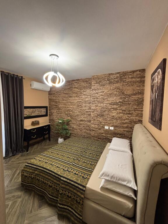 📍 Jepet me qira apartament 2+1 tek “Kontak”💰 Çmimi: 70000 lekë/muaj