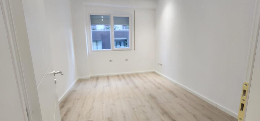 Office space 2+1 for rent on Dibres Street