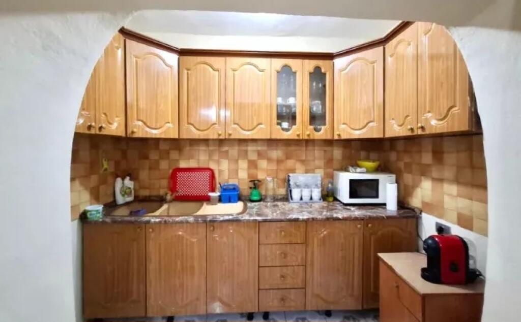 In vendita 2+1+cucina separata📍Brryli/ Di fronte al Nuovo Maternità (70 m2) Edificio esistente (2° piano) 130.000 eu