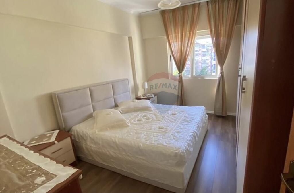 Appartamento 2+1 in affitto a Komuna e Parisit
