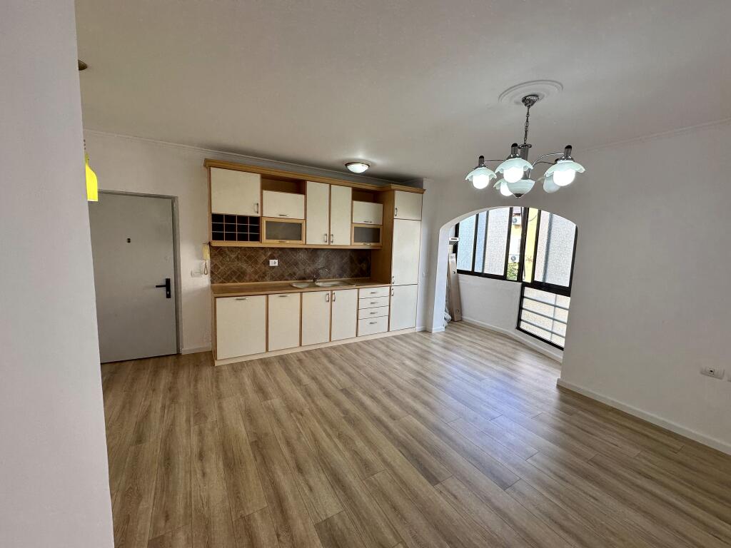 📣 VENDESI Appartamento 2+1 📍 Fusha e Aviacionit ✨  