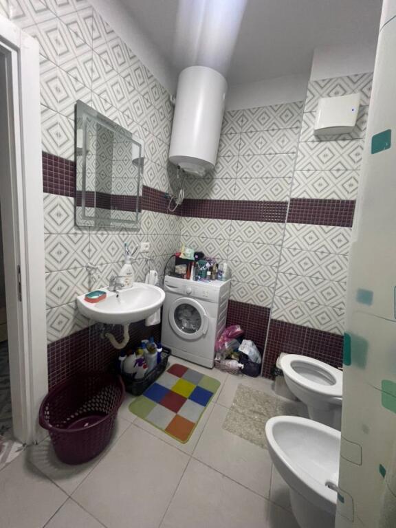 Jepet apartament 1+1 me qera tek Golden Park , perballe Amerikan 3