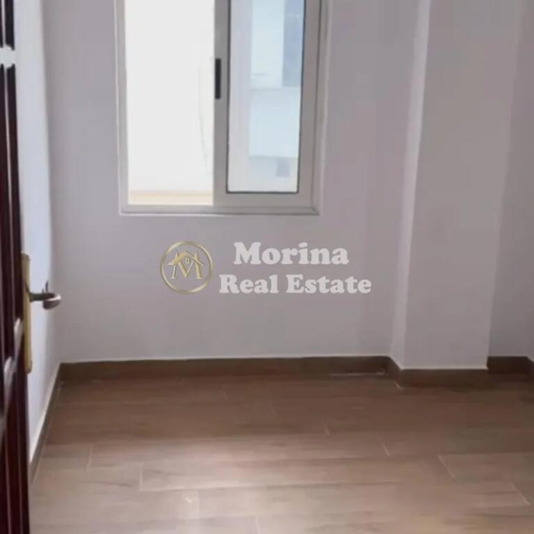 Affitto, Locale Commerciale, Piazza Willson, 1800 euro/mese.