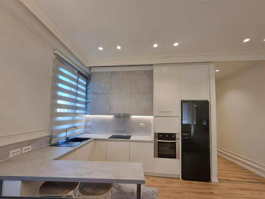 Japim me qira apartament2+1+2 me post parkimi, Park Gate,Rruga e Elbasanit.  
