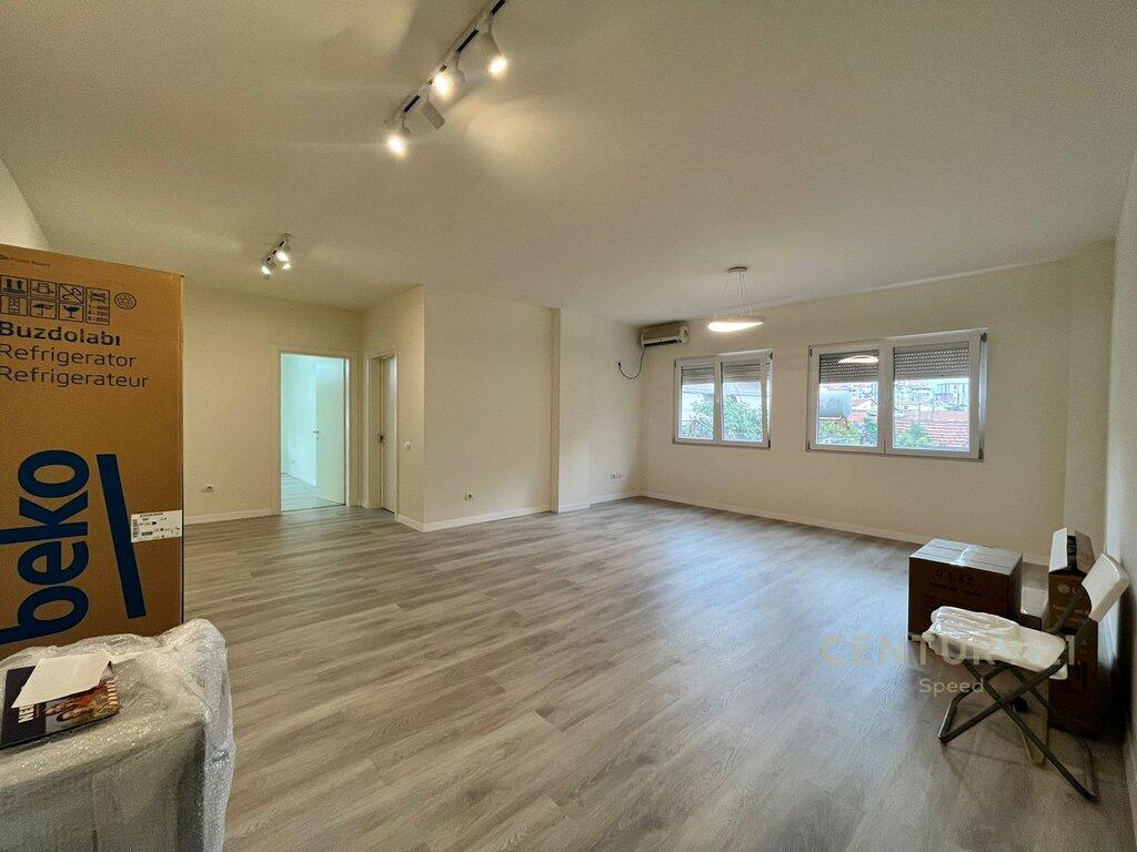 Apartament 2+1 me qira tek Zogu i Zi!!