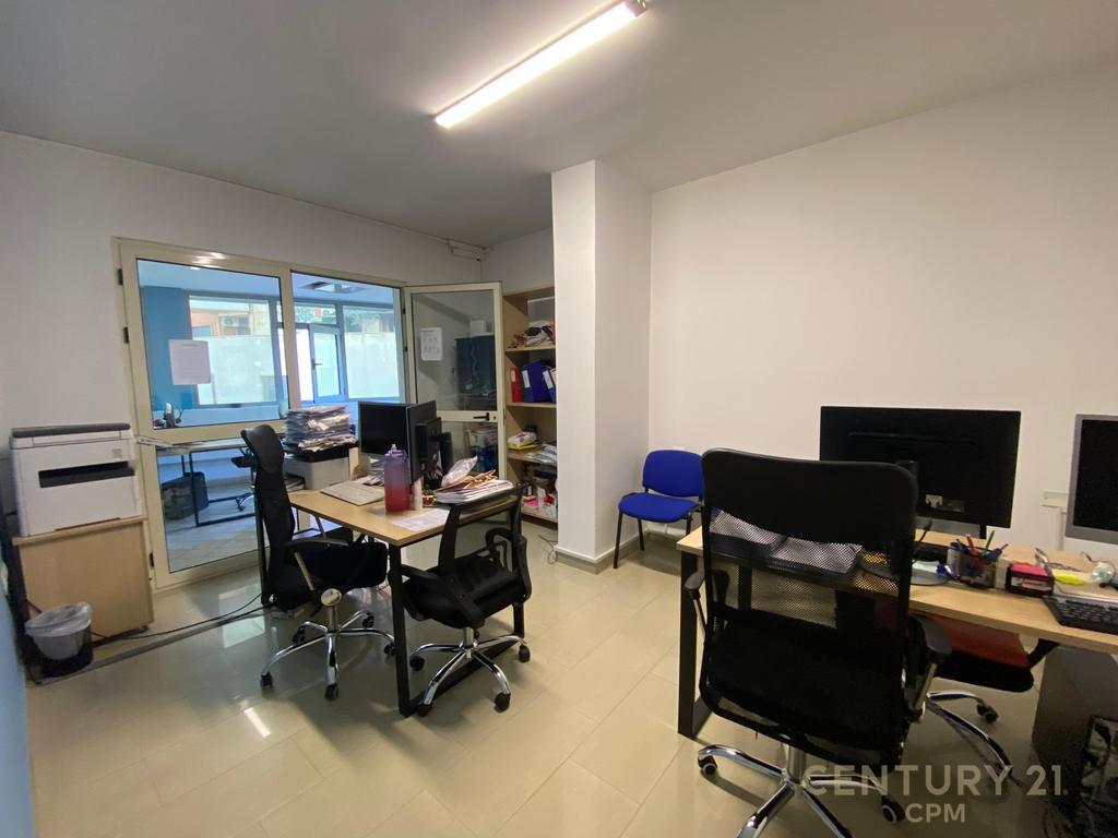 Locale per ufficio in affitto nel centro di Tirana