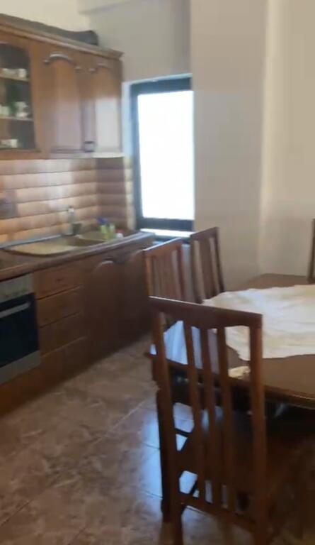 Apartament me qera 2+1