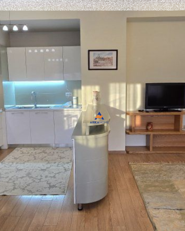 AFFITTASI APPARTAMENTO 2+1+2 BALCONI "PIAZZA AVNI RUSTEMI, PAZARI I RI" 750 EURO