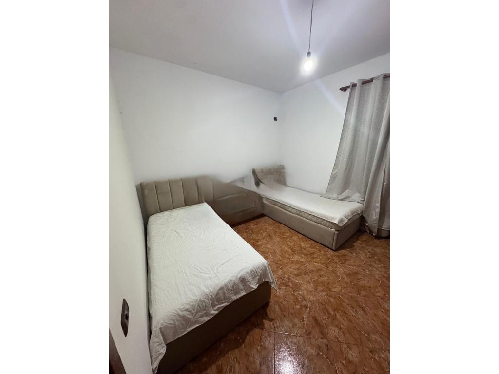 Apartament 2+1 Me ambjent gatimi të veçuar për qira Tek Bulevardi i Ri Tiranë - 450 EURO