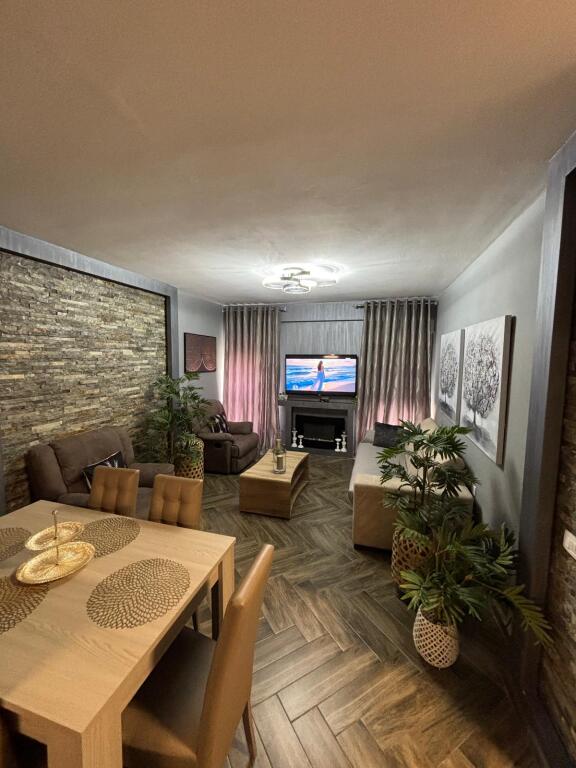 📍 Jepet me qira apartament 2+1 tek “Kontak”💰 Çmimi: 70000 lekë/muaj