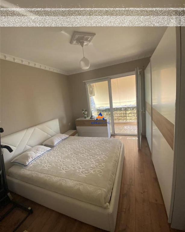 JEPET ME QERA APARTAMENT 2+1 "TE SYRI TV,UNAZA E RE" 700 EURO