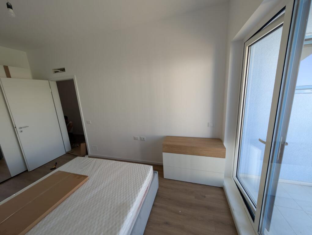 Apartament 1+1 me qera, i ri, i mobiluar, i pabanuar me pare.
