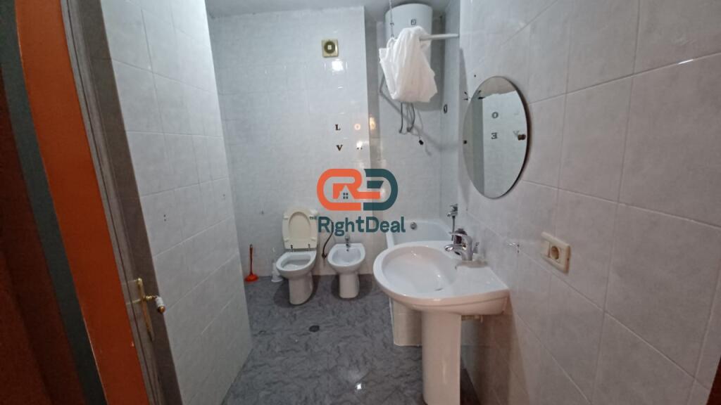 Tek Komuna E Parisit, Shiten 2 Apartamente 1+1, Ideale Per Investim