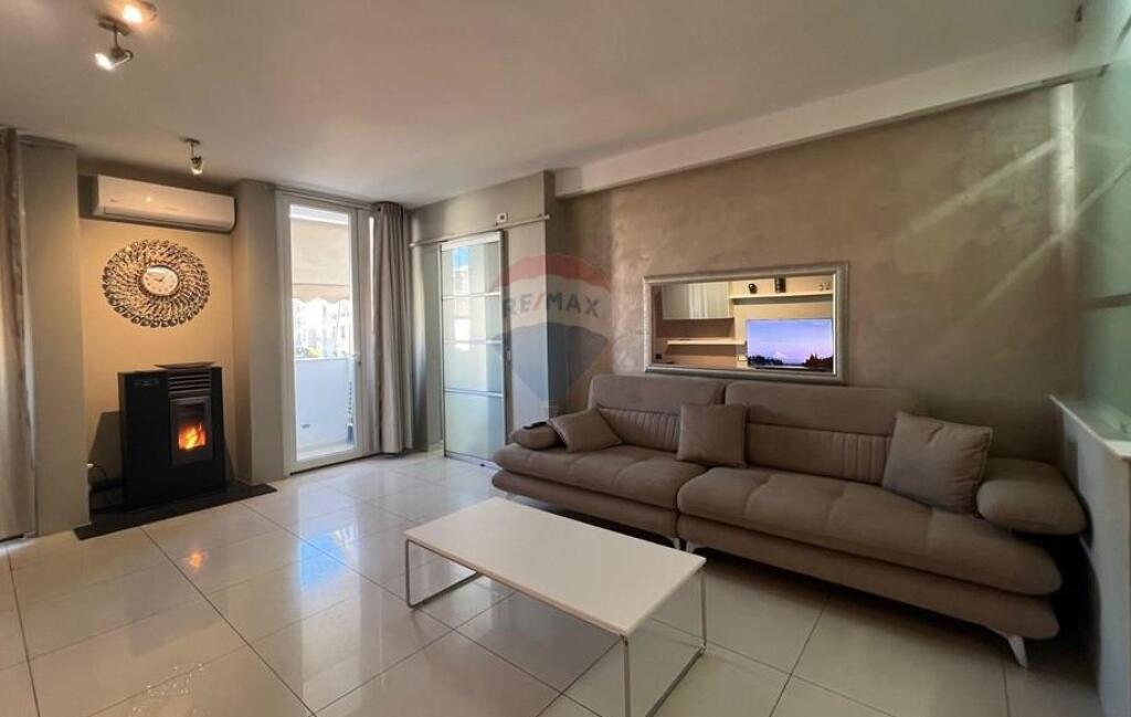 3+1 in affitto/ PAZARI I RI