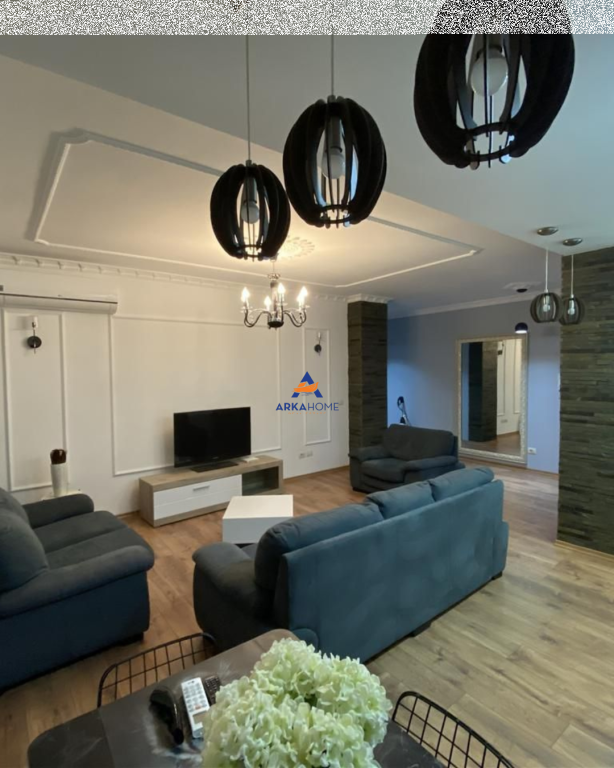 JEPET ME QERA APARTAMENT 2+1 "TE SYRI TV,UNAZA E RE" 700 EURO