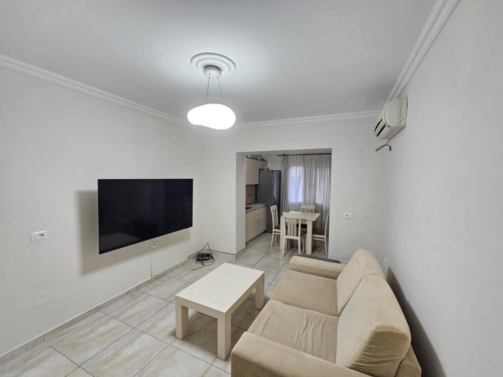 Apartament Me Qera 2+1 Tek rruga elbasanit
