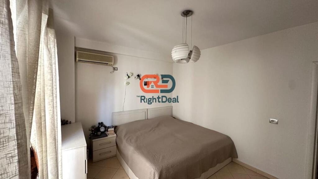 Ne Porcelan, Jepet Me Qira Apartament 2+1 I Mobiluar!!