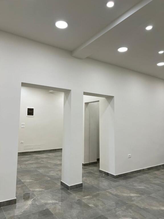 Premises for sale by the road Stadium Dinamo !