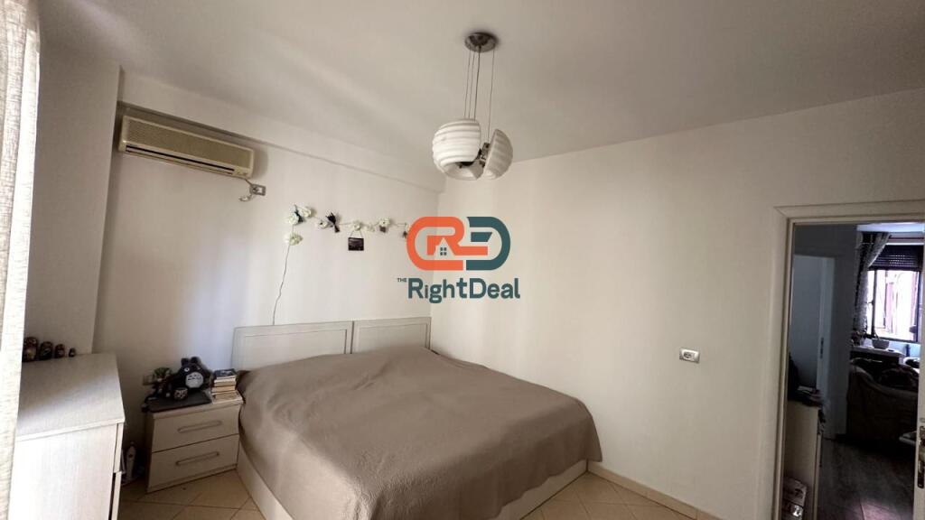 Ne Porcelan, Jepet Me Qira Apartament 2+1 I Mobiluar!!